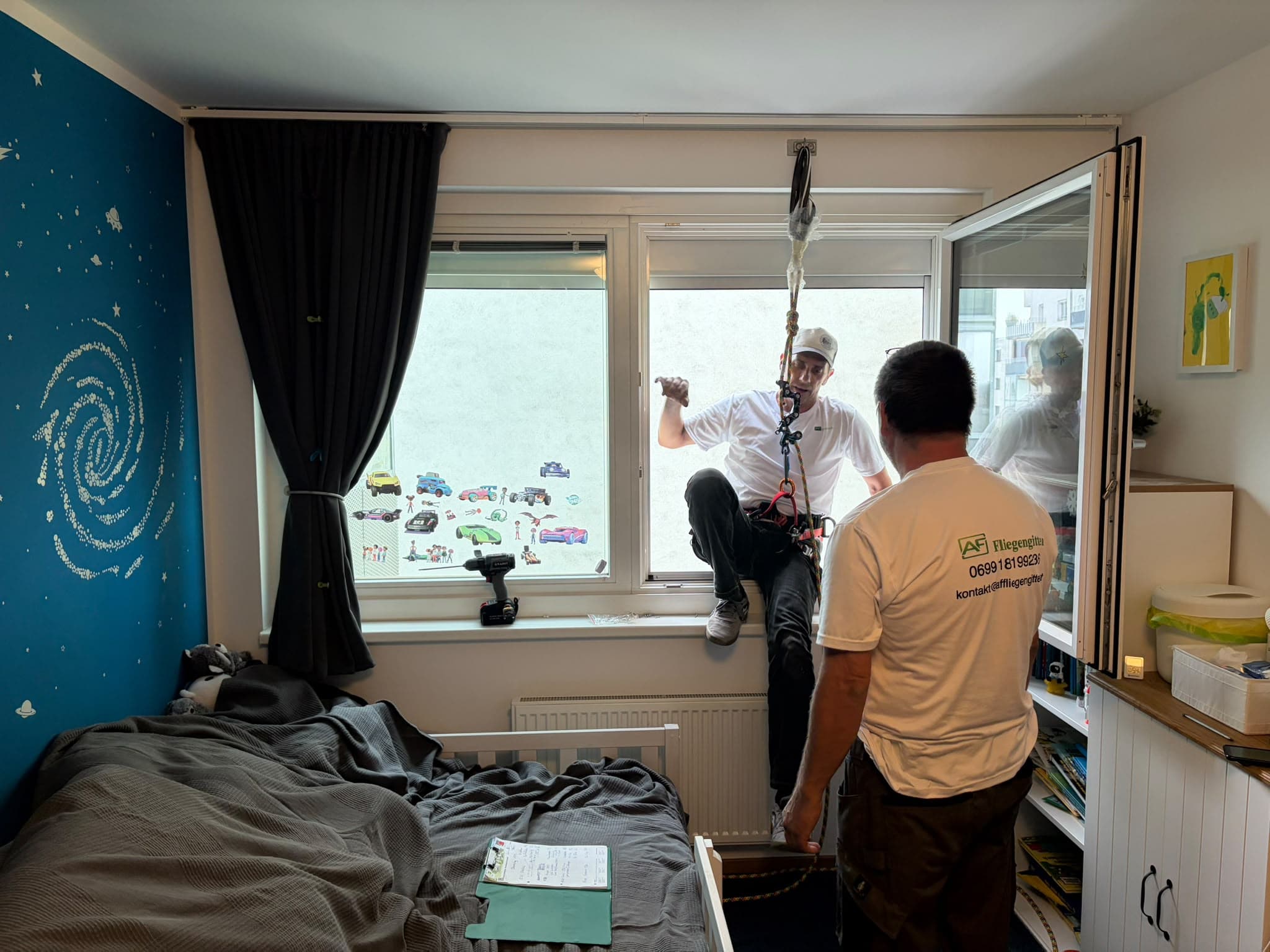 Rollladen-Montage per Seiltechnik durch das AF-Fliegengitter-Team in einer Wiener Wohnung